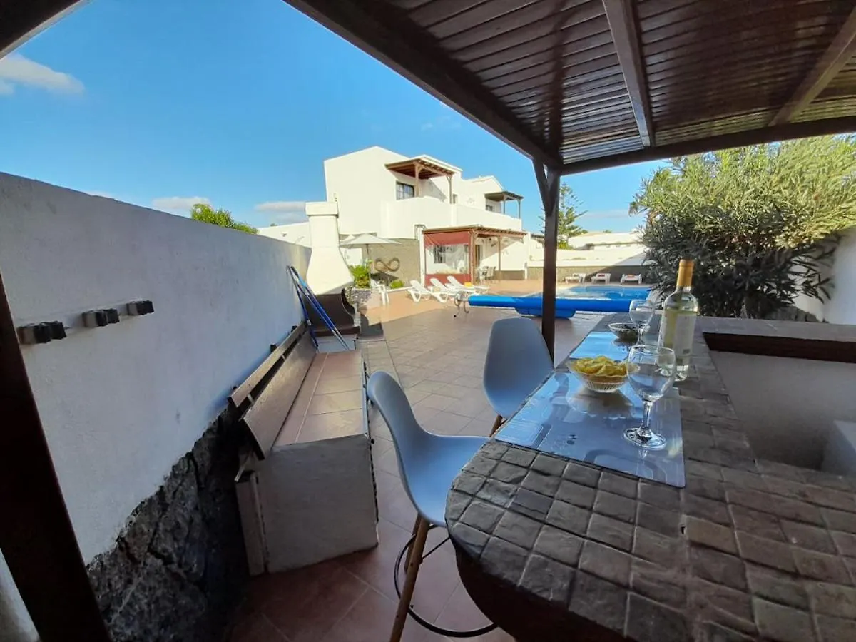 Dias Felices - Heated Pool Villa Playa Blanca