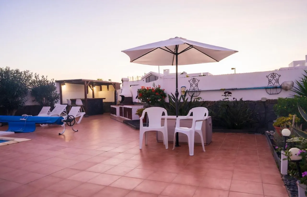 Dias Felices - Heated Pool Villa Playa Blanca